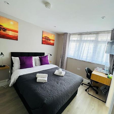 Indigo Suites Enfield Buitenkant foto