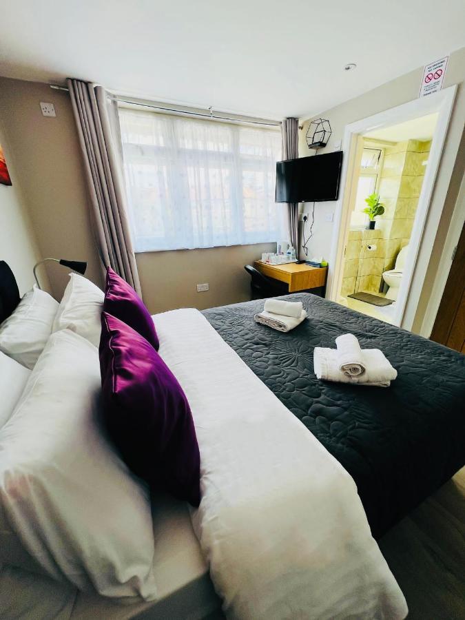 Indigo Suites Enfield Buitenkant foto