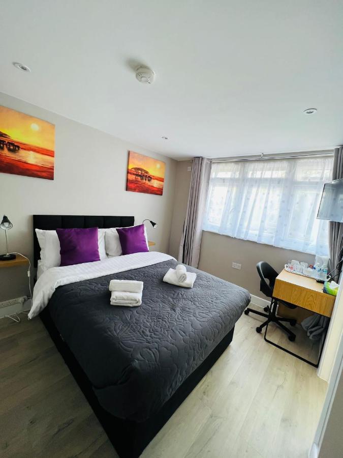 Indigo Suites Enfield Buitenkant foto