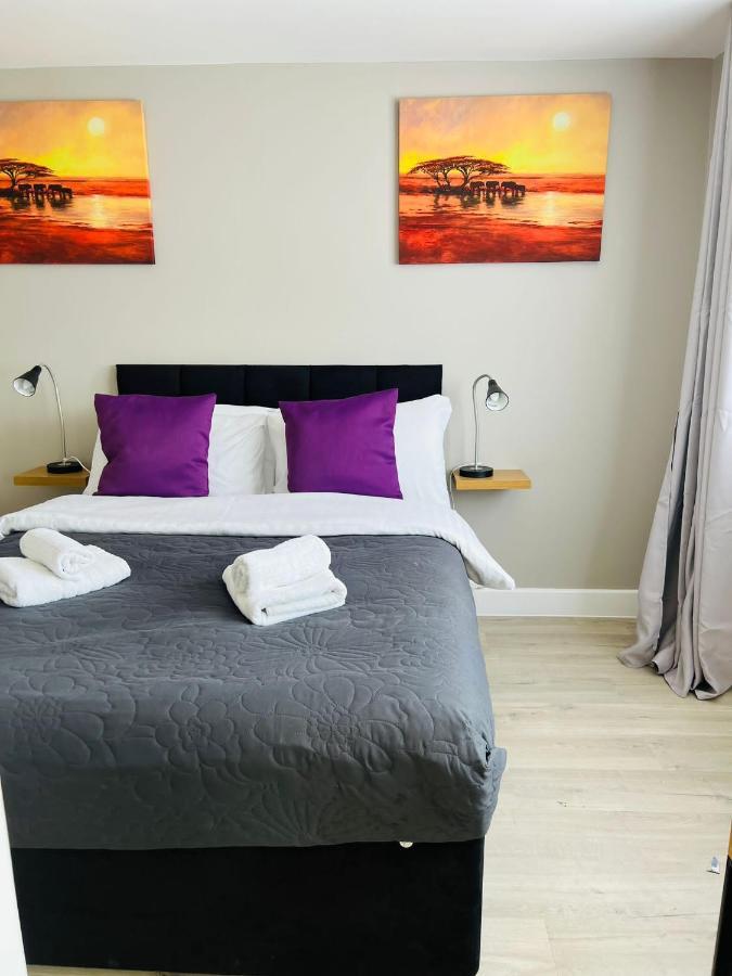 Indigo Suites Enfield Buitenkant foto