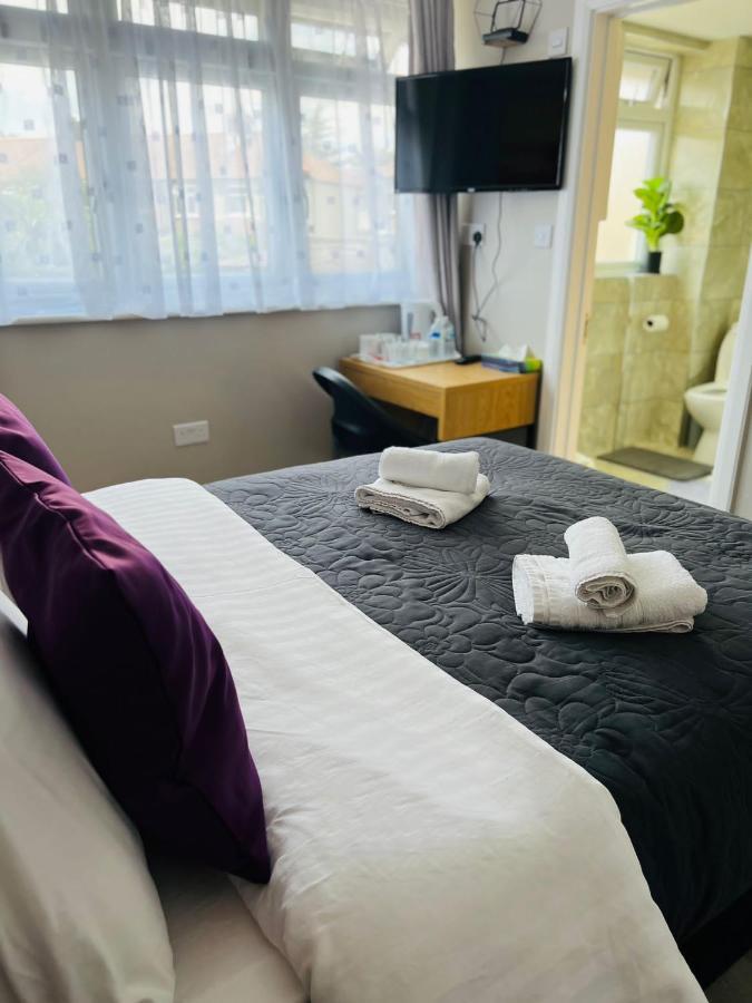 Indigo Suites Enfield Buitenkant foto