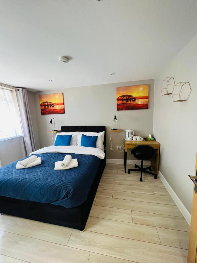 Indigo Suites Enfield Buitenkant foto