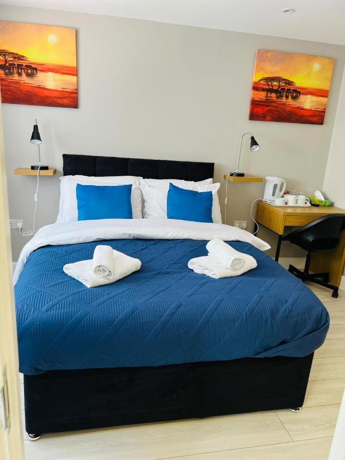 Indigo Suites Enfield Buitenkant foto